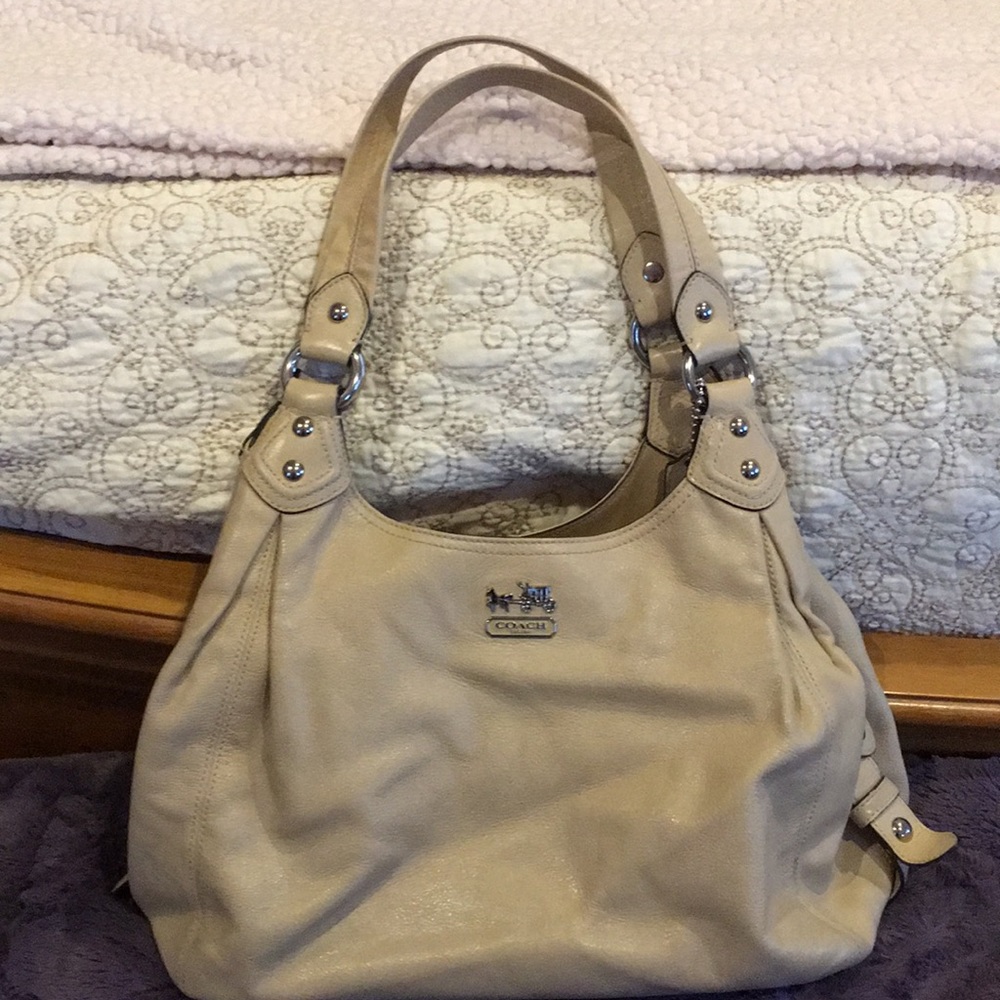 Authentic pebble leather coach handbag.